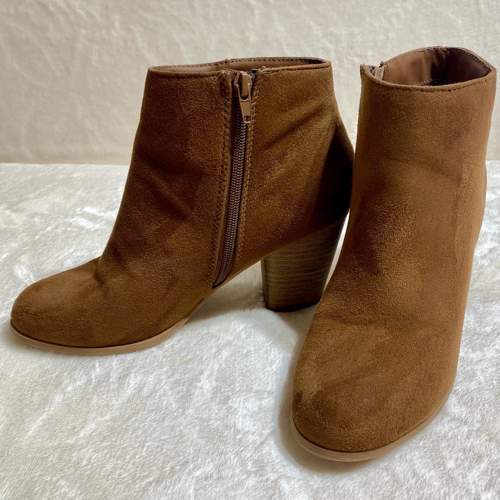 CHARLOTTE RUSSE Brown Ankle Booties Chunky Heel Suede Size 8 Cottagecore Prairie